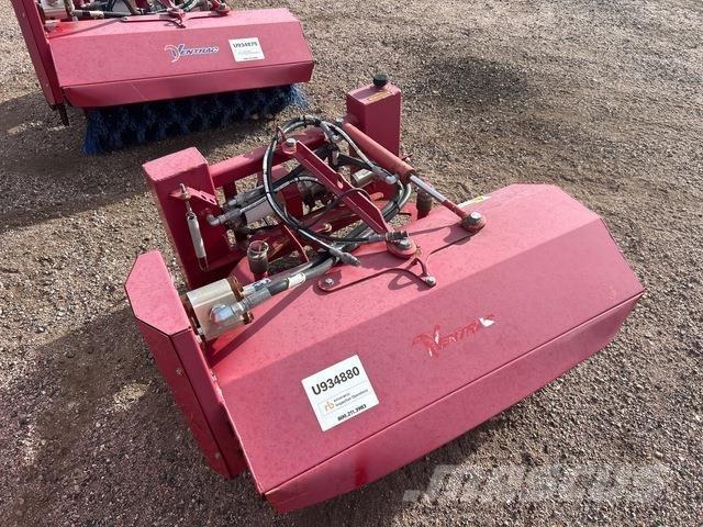 Ventrac NJ380 Ψήκτρες