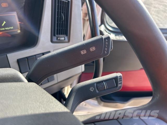 Volvo FM13 Τράκτορες