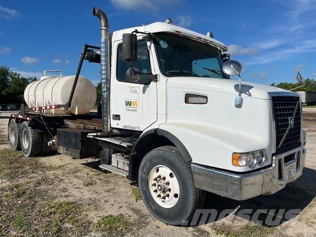Volvo VHD64 Φορτηγά φόρτωσης κάδων