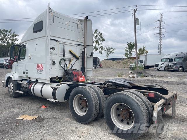 Volvo VLN670 Τράκτορες