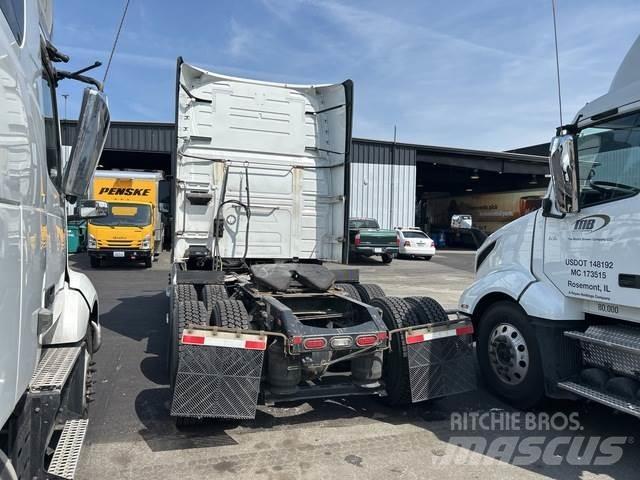 Volvo VNL Τράκτορες