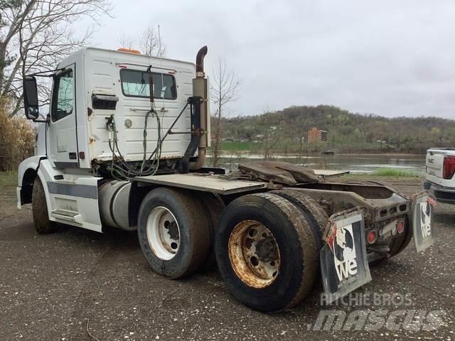 Volvo VNL Τράκτορες