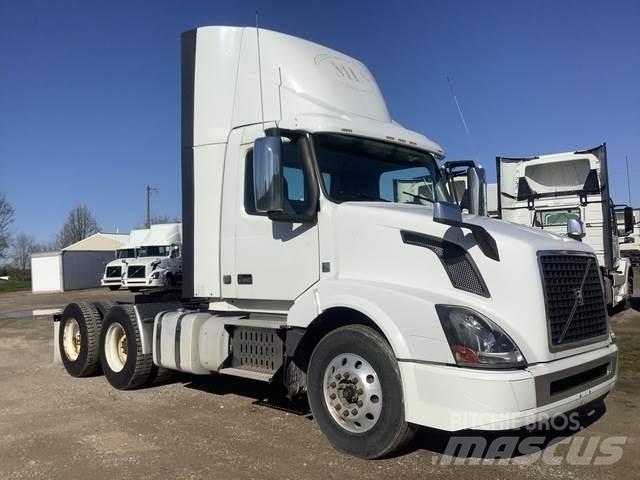 Volvo VNL Τράκτορες