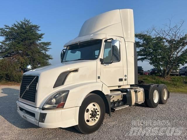 Volvo VNL Τράκτορες
