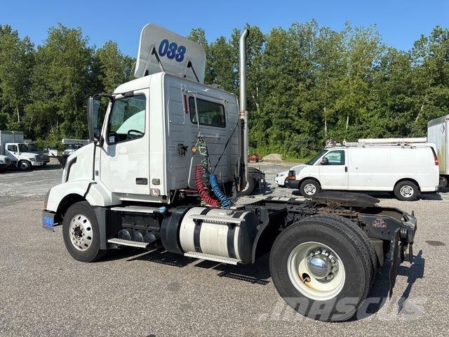 Volvo VNL Τράκτορες