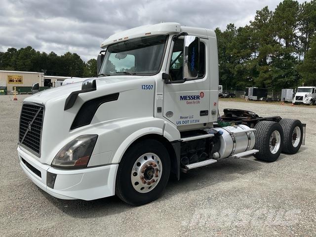 Volvo VNL Τράκτορες