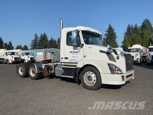 Volvo VNL Τράκτορες