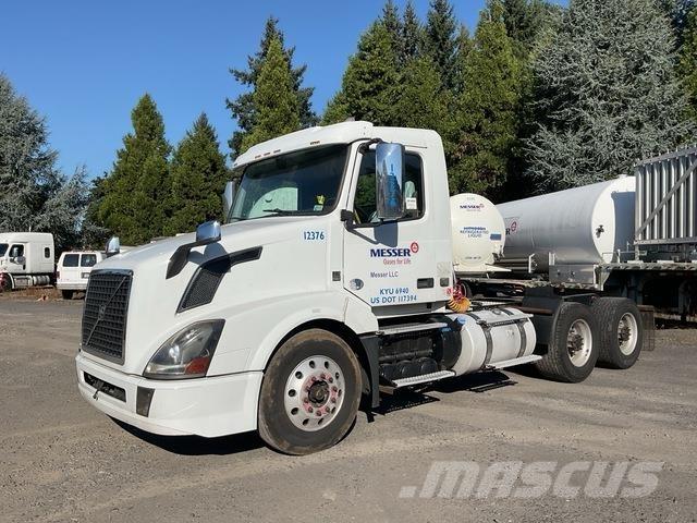 Volvo VNL Τράκτορες