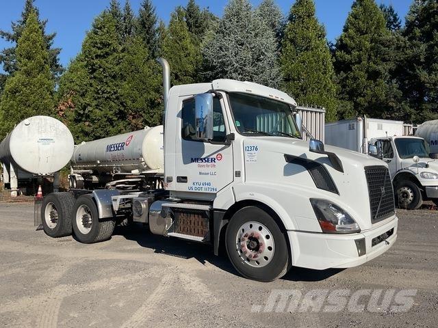 Volvo VNL Τράκτορες