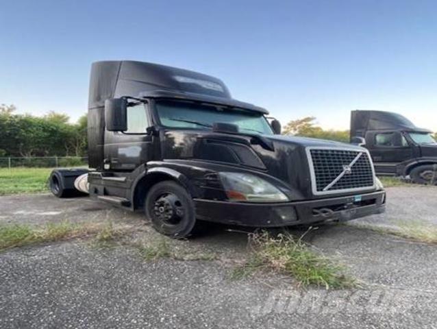 Volvo VNL Τράκτορες