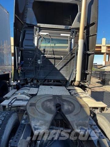 Volvo VNL Τράκτορες