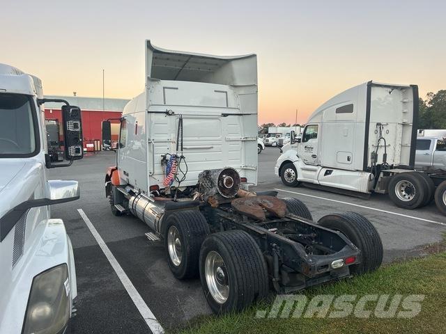 Volvo VNL Τράκτορες