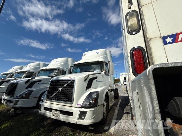 Volvo VNL Τράκτορες