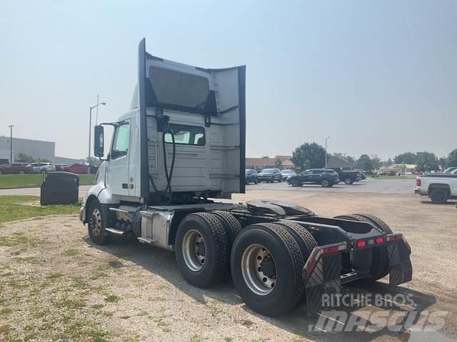 Volvo VNL 300 Τράκτορες