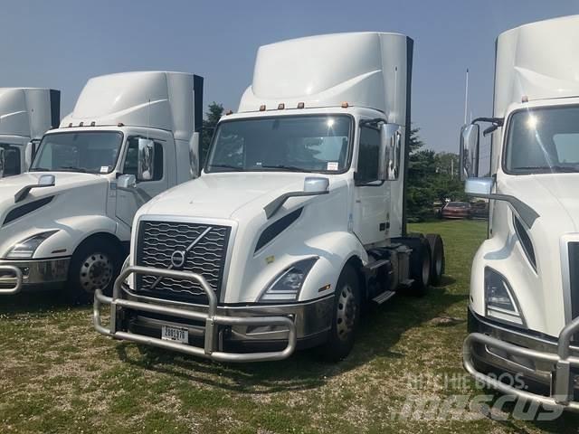 Volvo VNL 300 Τράκτορες