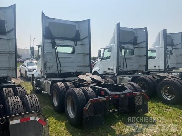 Volvo VNL 300 Τράκτορες