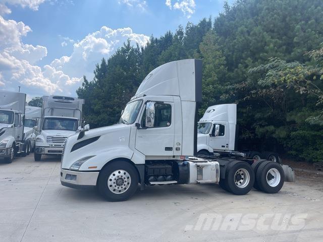 Volvo VNL300 Τράκτορες