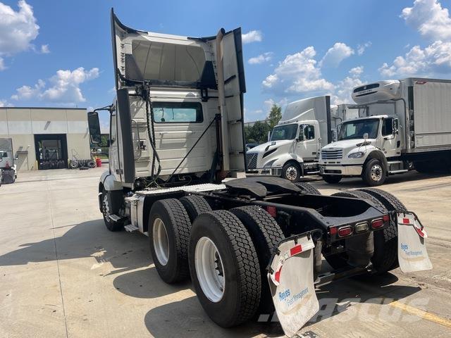 Volvo VNL300 Τράκτορες