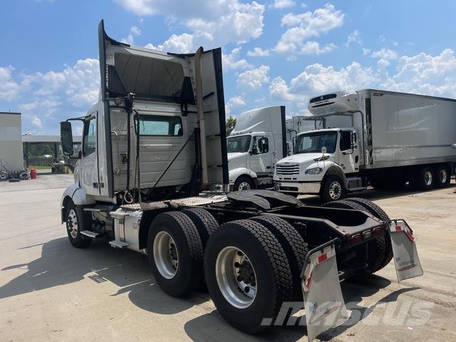 Volvo VNL300 Τράκτορες