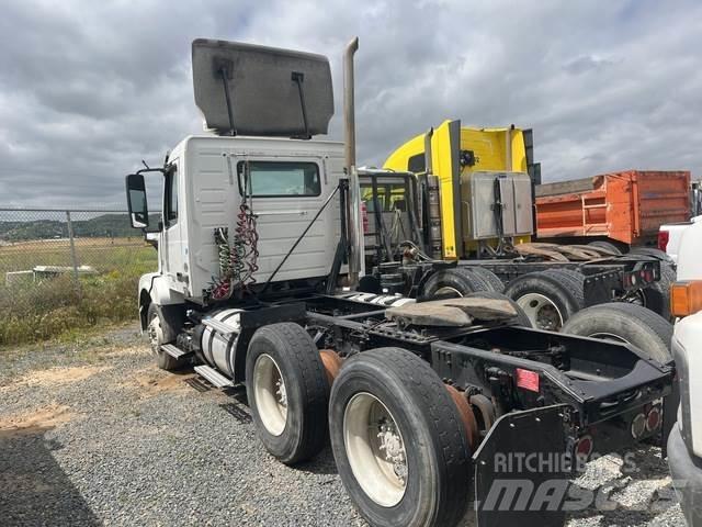 Volvo VNL64 Τράκτορες