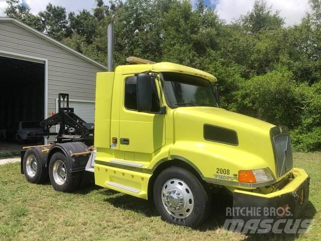 Volvo VNL64T Τράκτορες