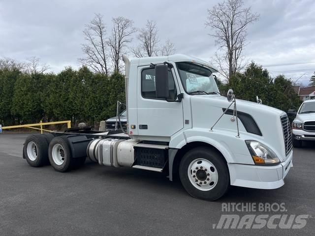 Volvo VNL64T Τράκτορες