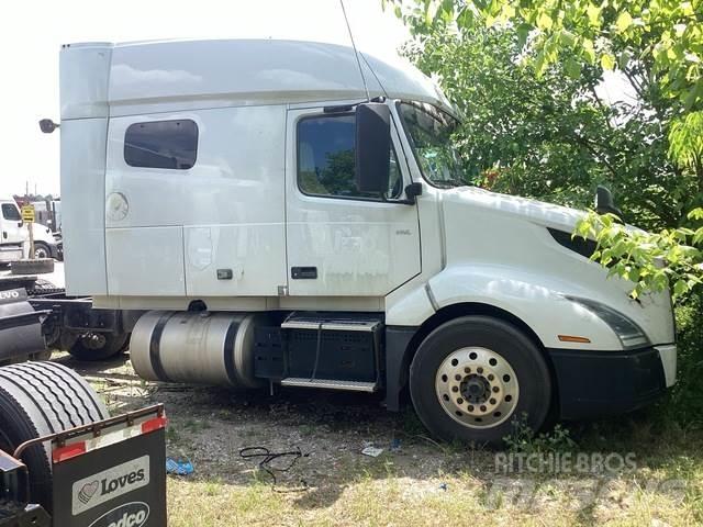 Volvo VNL740 Τράκτορες