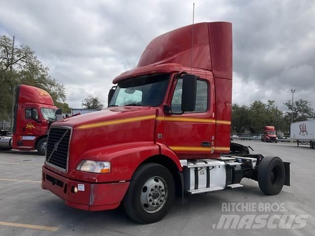 Volvo VNM Τράκτορες