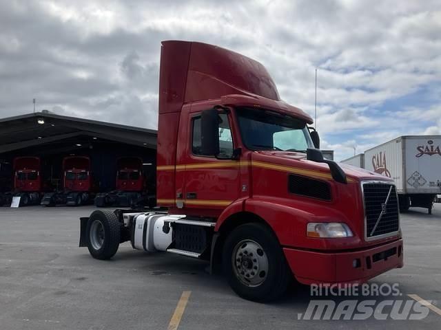Volvo VNM Τράκτορες
