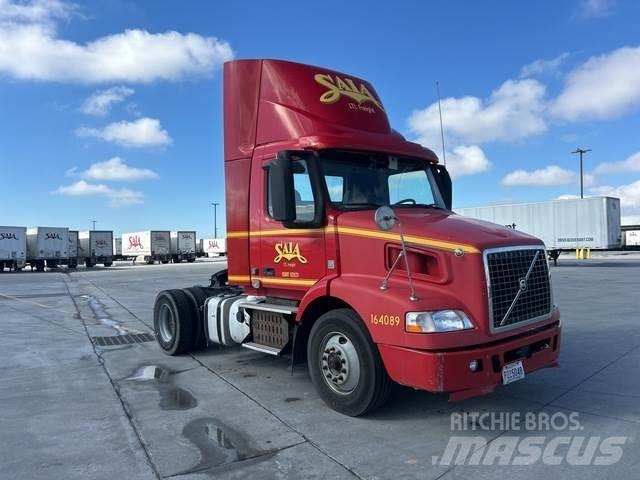 Volvo VNM Τράκτορες