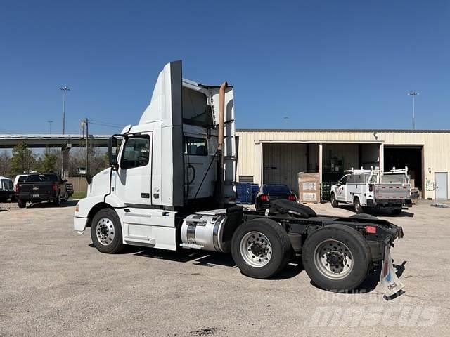 Volvo VNM Τράκτορες