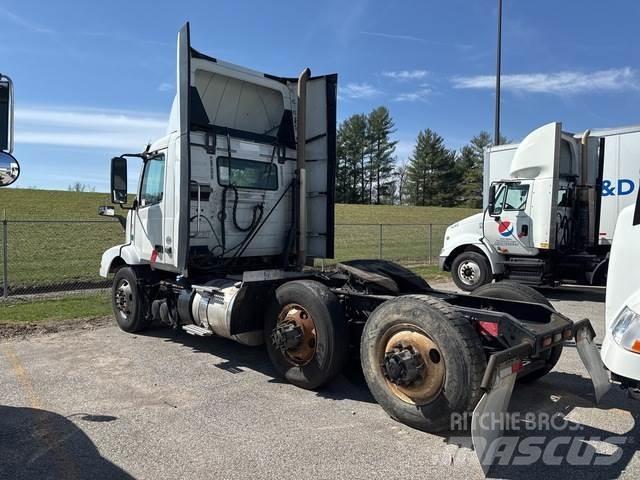 Volvo VNM Τράκτορες