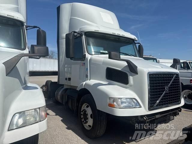Volvo VNM Τράκτορες