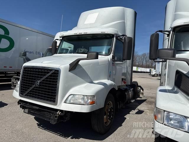 Volvo VNM Τράκτορες