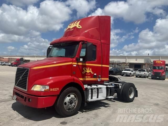 Volvo VNM Τράκτορες