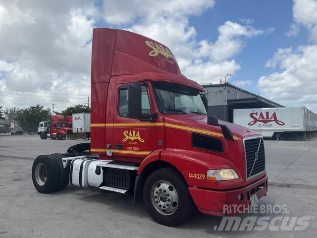 Volvo VNM Τράκτορες