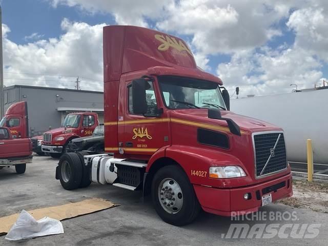 Volvo VNM Τράκτορες