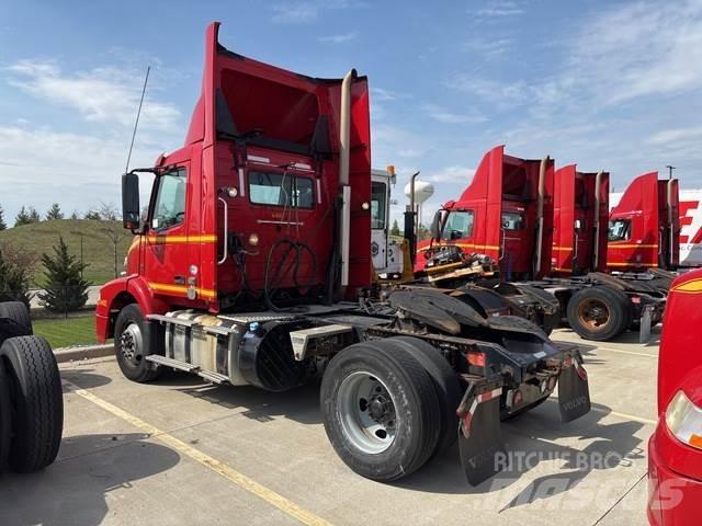 Volvo VNM Τράκτορες