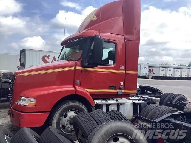 Volvo VNM Τράκτορες