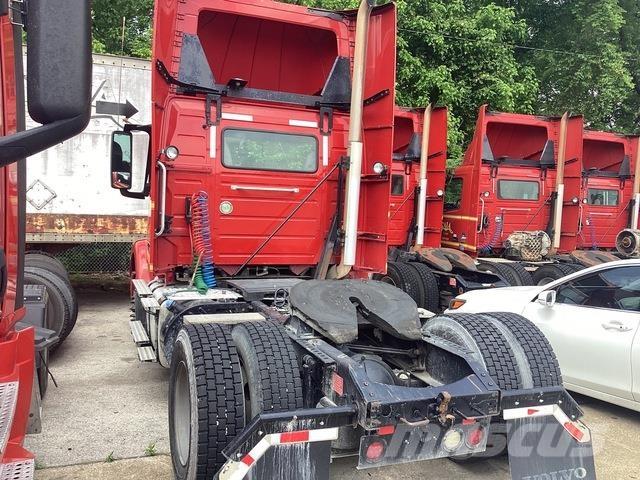 Volvo VNM Τράκτορες