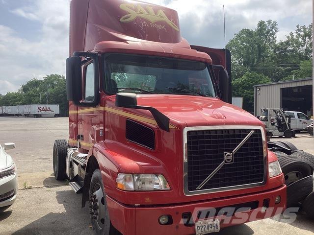 Volvo VNM Τράκτορες