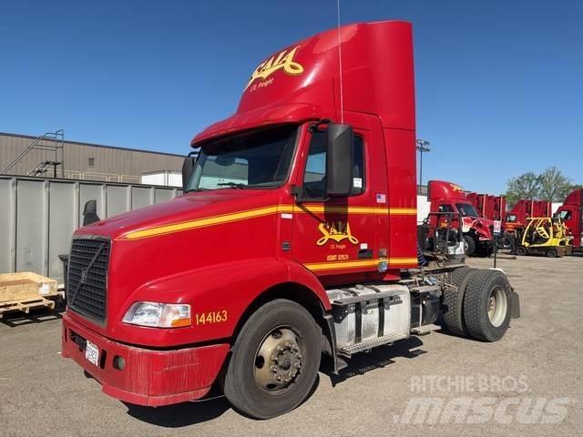 Volvo VNM Τράκτορες