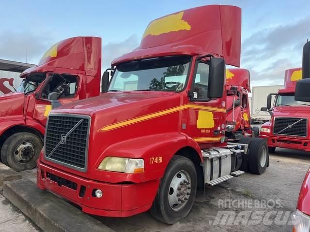 Volvo VNM Τράκτορες
