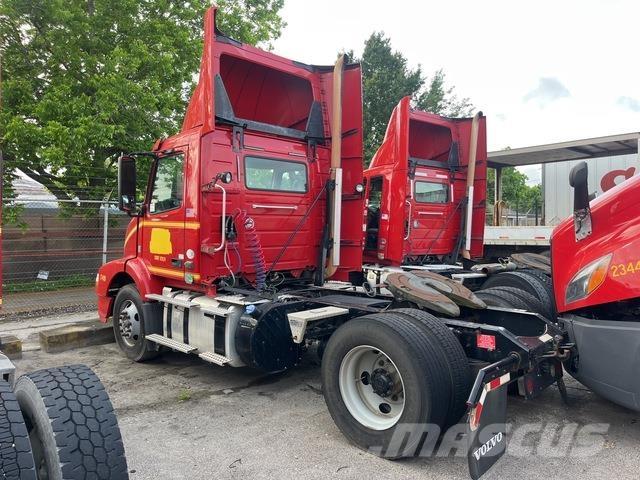 Volvo VNM Τράκτορες