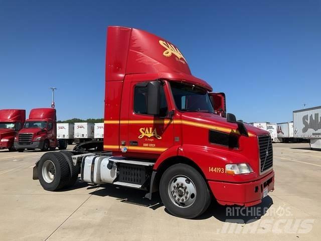 Volvo VNM Τράκτορες
