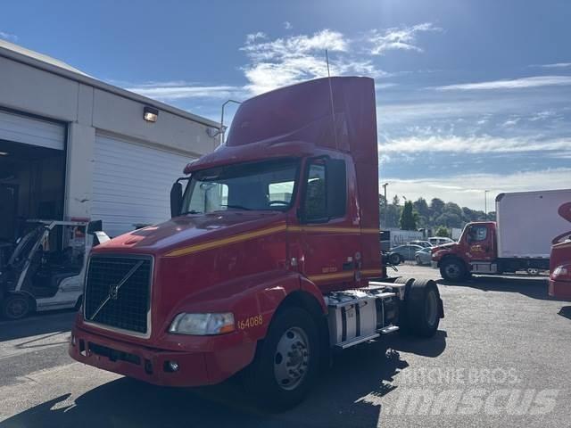 Volvo VNM Τράκτορες