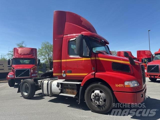 Volvo VNM Τράκτορες