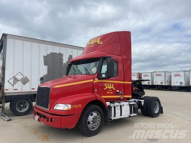 Volvo VNM Τράκτορες