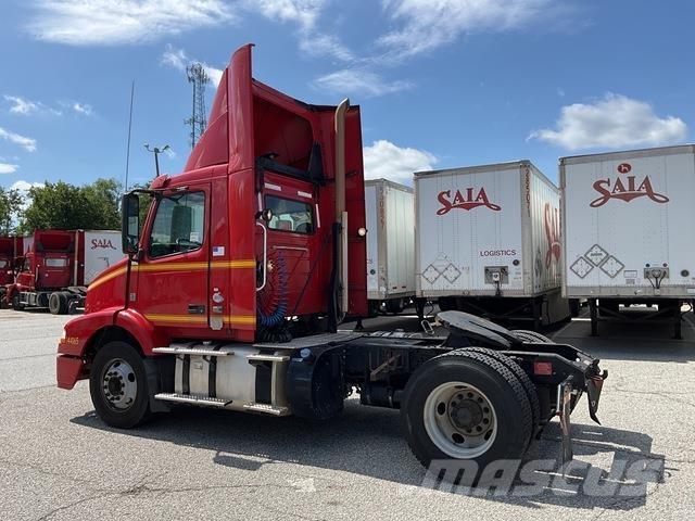 Volvo VNM Τράκτορες