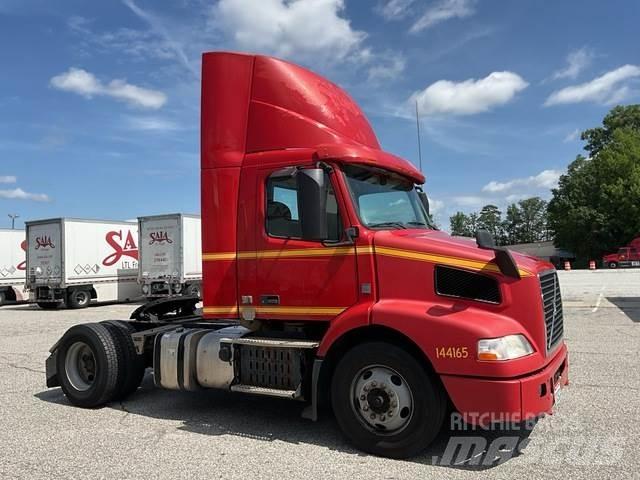 Volvo VNM Τράκτορες